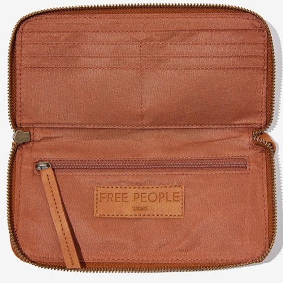 NWT Free People Distressed Vegan Leather Wallet Wristlet - Picture 2 of 6